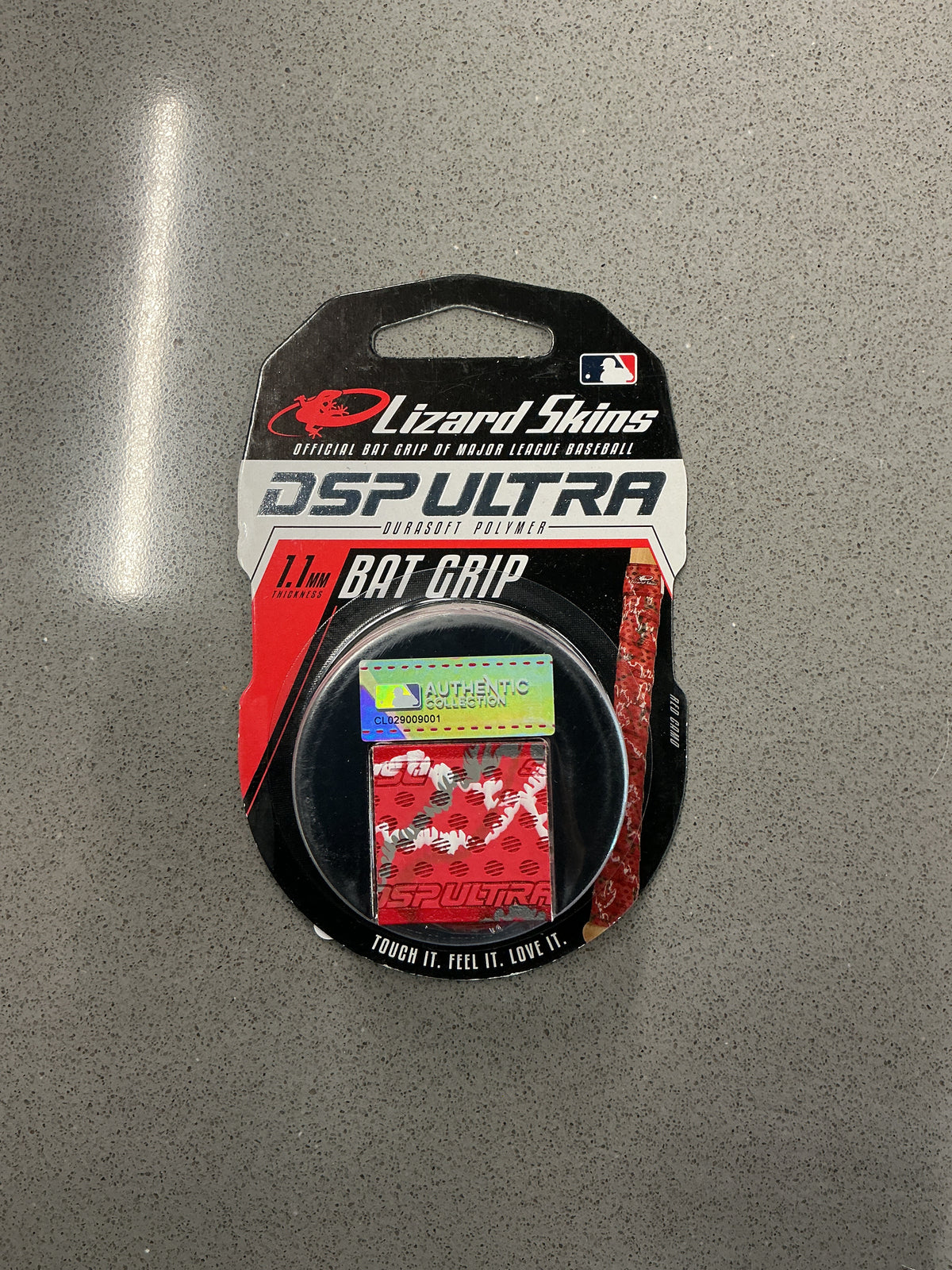 Marucci DSP Ultra Bat Grip - Red Camo